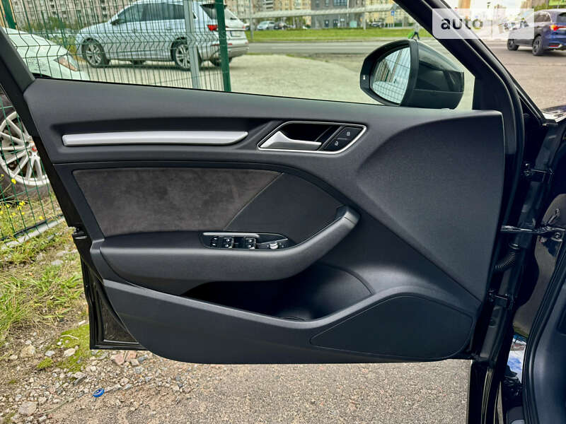 Хэтчбек Audi A3 2016 в Киеве