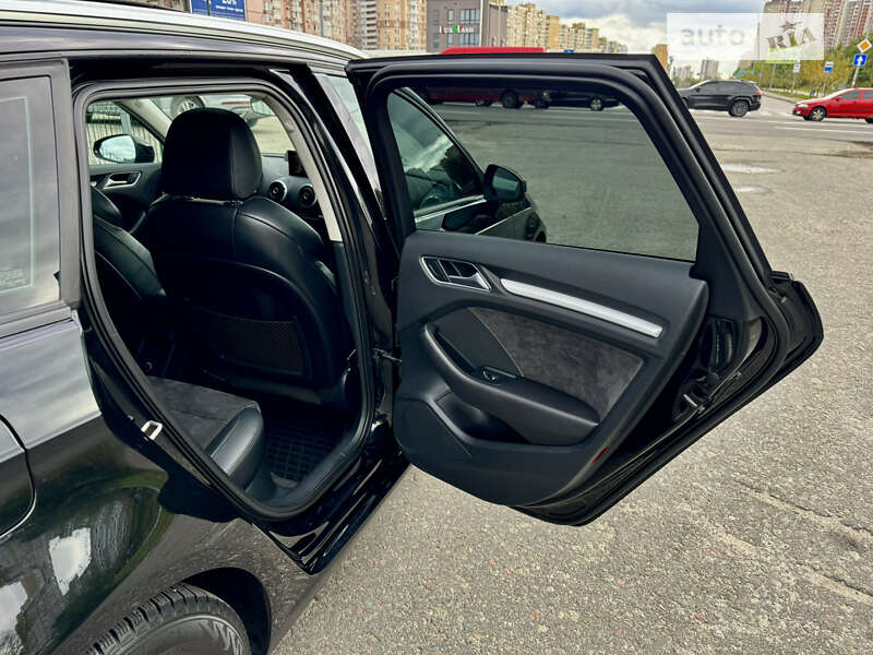 Хэтчбек Audi A3 2016 в Киеве