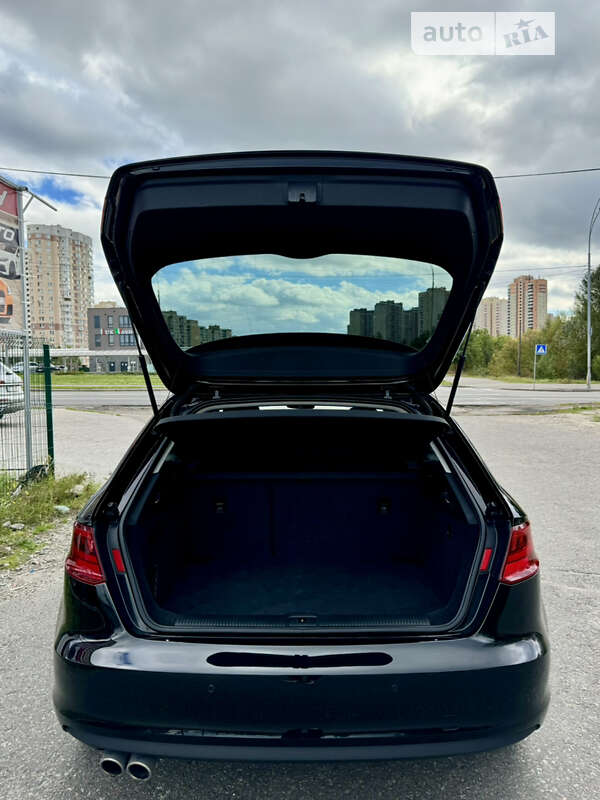 Хэтчбек Audi A3 2016 в Киеве