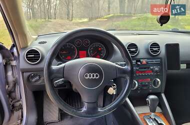 Хэтчбек Audi A3 2004 в 