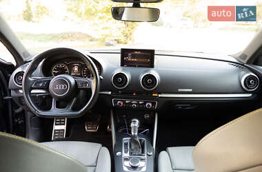 Хэтчбек Audi A3 2017 в 