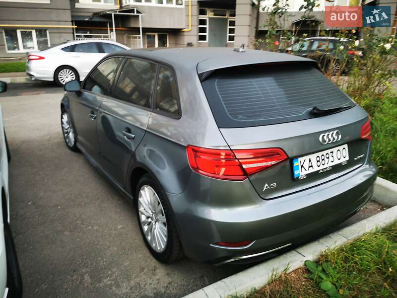 Хетчбек Audi A3 2017 в 
