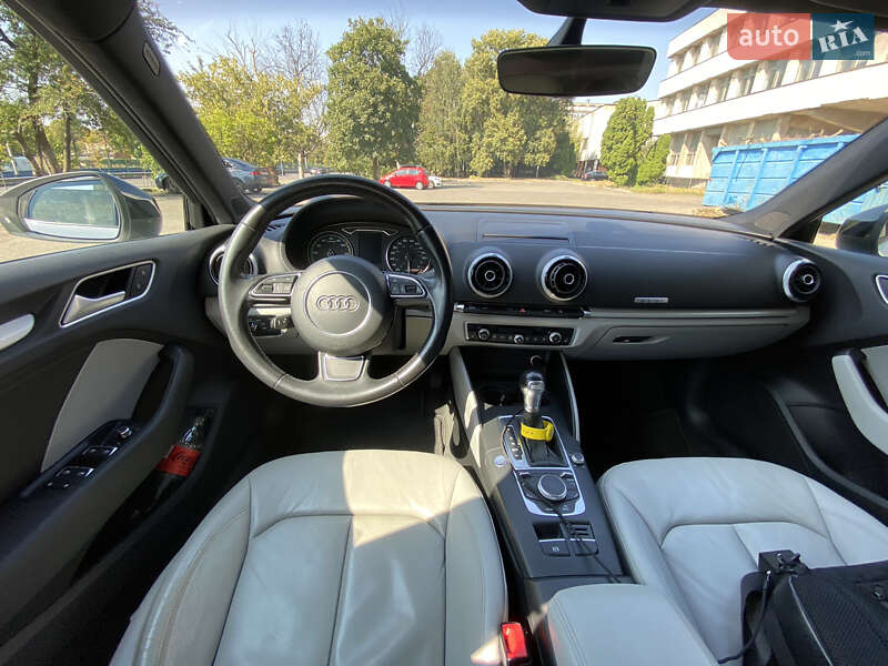 Хэтчбек Audi A3 2015 в Киеве
