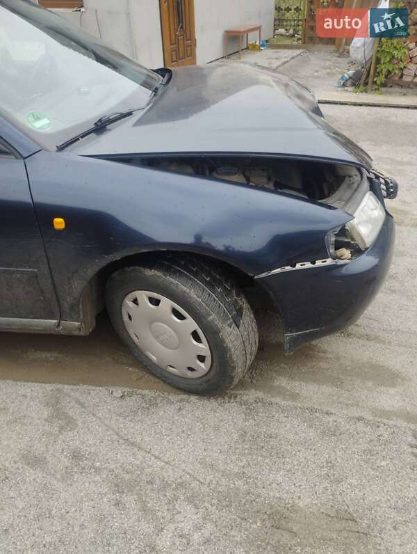 Хэтчбек Audi A3 1999 в 