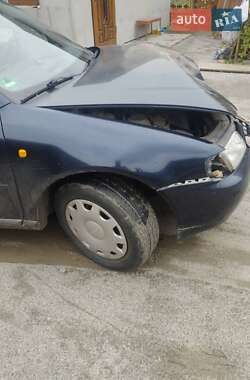 Хэтчбек Audi A3 1999 в 