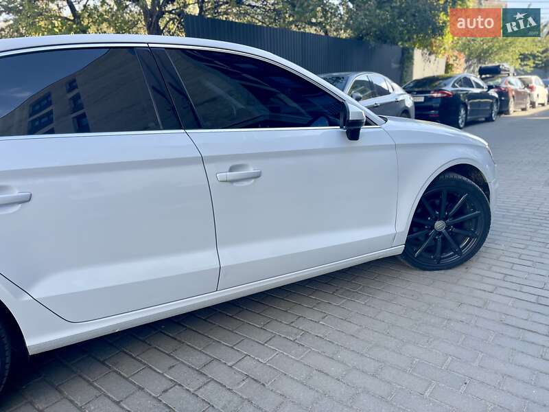 Седан Audi A3 2014 в Львове