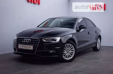 Седан Audi A3 2016 в Киеве