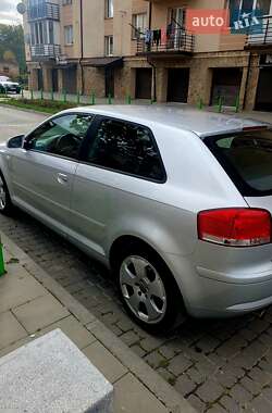 Хэтчбек Audi A3 2003 в 