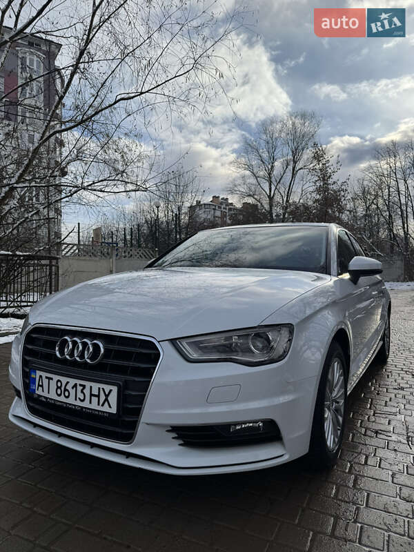 Седан Audi A3 2016 в Івано-Франківську