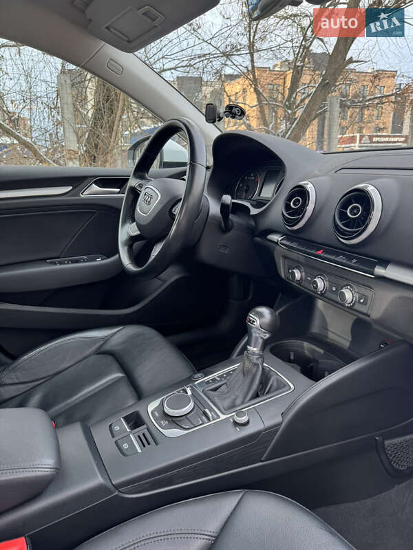 Седан Audi A3 2016 в Івано-Франківську