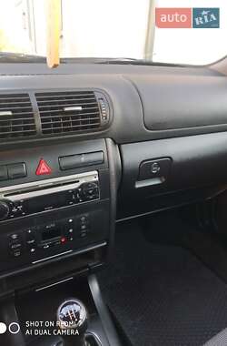 Хэтчбек Audi A3 2002 в 