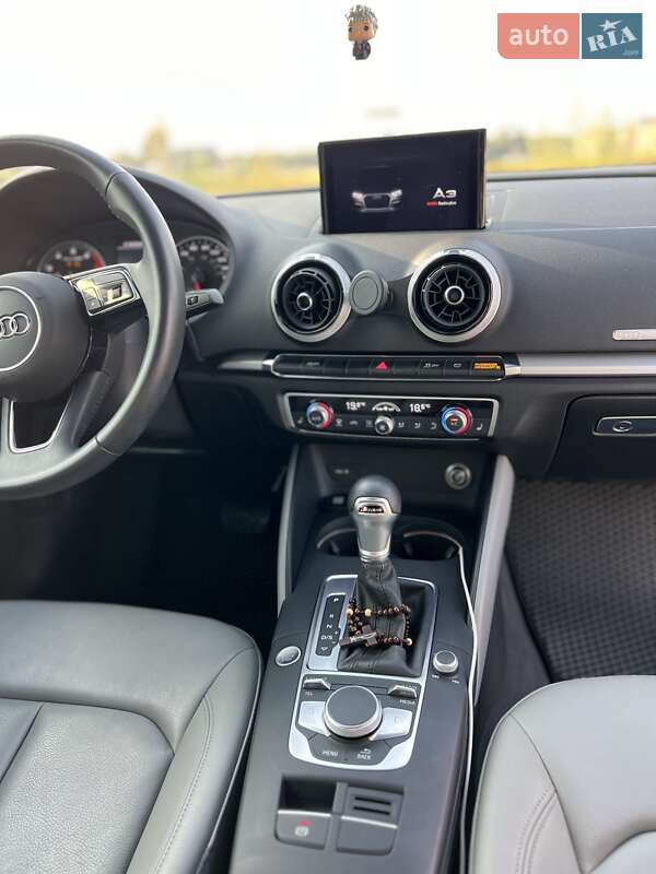 Седан Audi A3 2018 в Львове