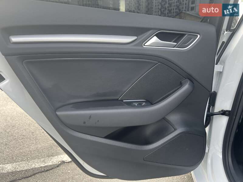 Седан Audi A3 2016 в Києві