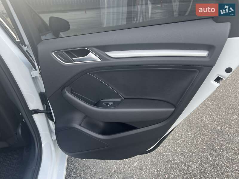 Седан Audi A3 2016 в Києві