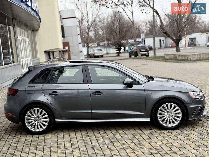 Хэтчбек Audi A3 2016 в Одессе