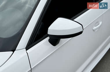 Хэтчбек Audi A3 2015 в 