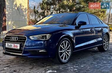 Седан Audi A3 2015 в Дніпрі