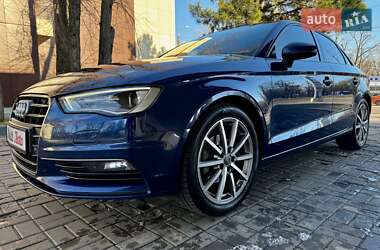 Седан Audi A3 2015 в Дніпрі