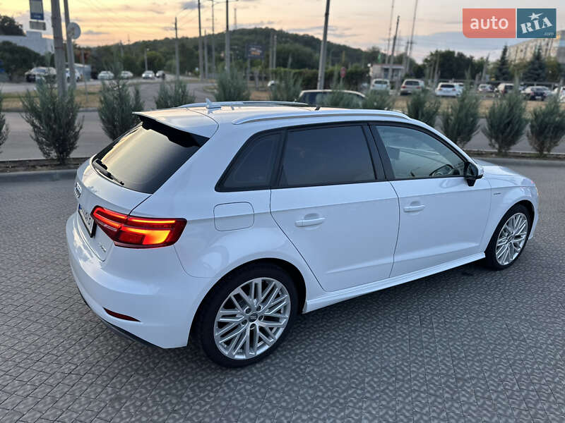 Хетчбек Audi A3 2017 в Полтаві фото 13 Хетчбек Audi A3 2017 в Полтаві