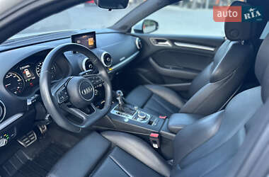 Хэтчбек Audi A3 2017 в 