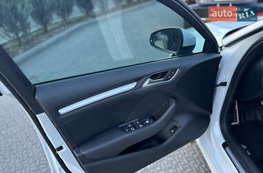Хэтчбек Audi A3 2017 в 