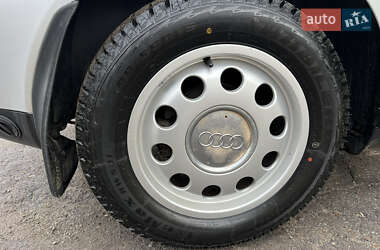 Хетчбек Audi A3 2002 в 