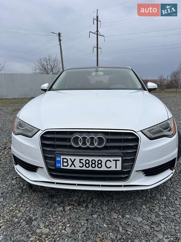 Седан Audi A3 2015 в Хмельницком