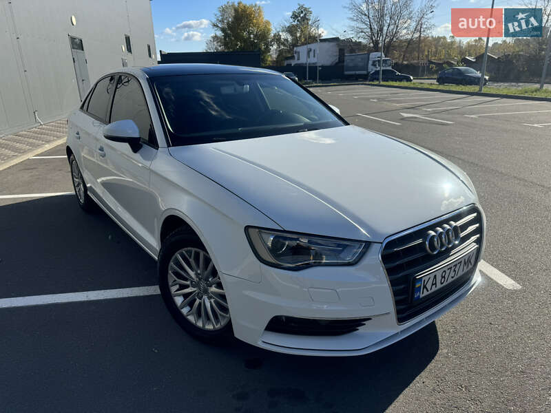 Седан Audi A3 2016 в Києві