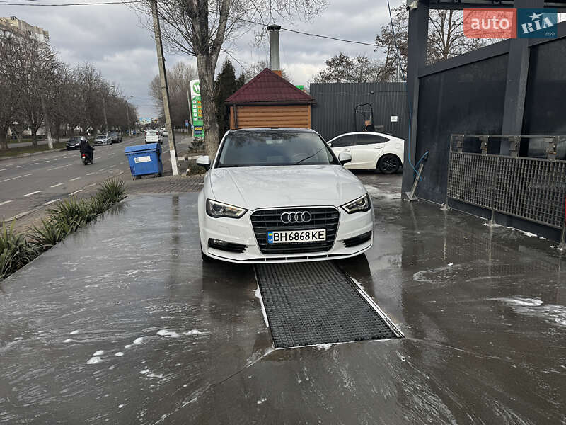Седан Audi A3 2016 в Одессе