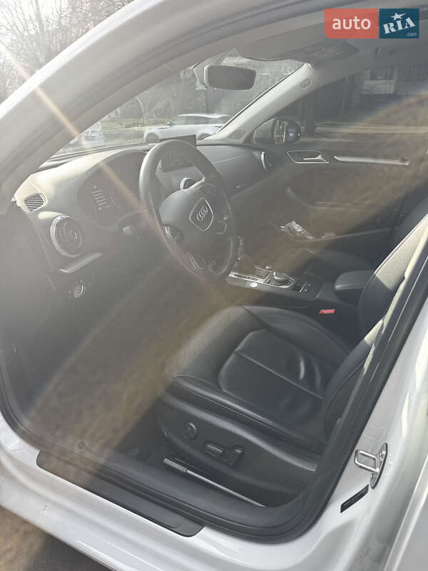 Седан Audi A3 2016 в Одессе