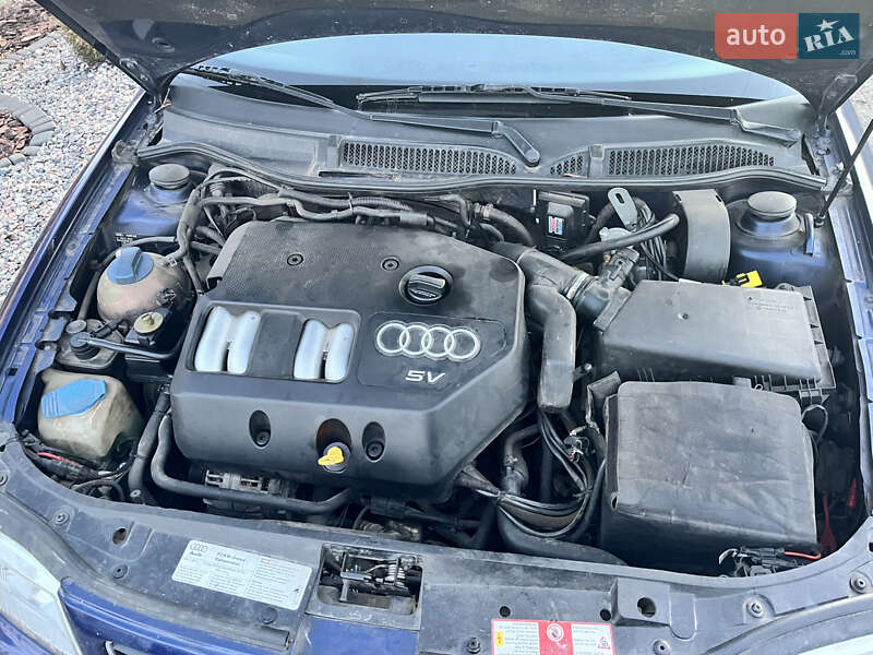 Хэтчбек Audi A3 2000 в Знаменке