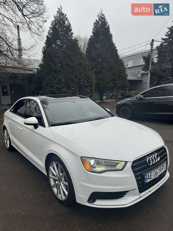 Седан Audi A3 2015 в Днепре