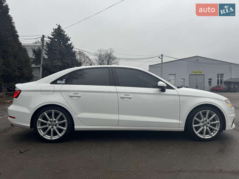 Седан Audi A3 2015 в Днепре