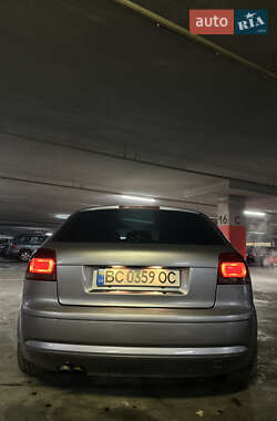 Хэтчбек Audi A3 2003 в 