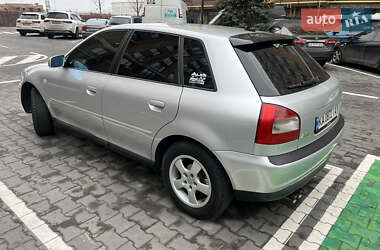 Хэтчбек Audi A3 2003 в 