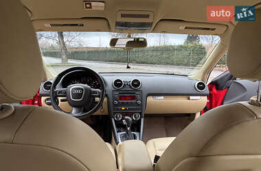 Хэтчбек Audi A3 2010 в 