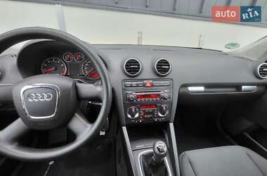 Хэтчбек Audi A3 2006 в 