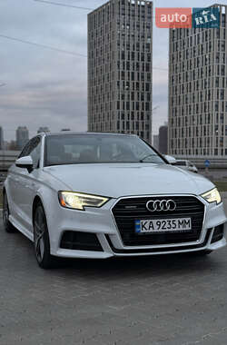 Седан Audi A3 2016 в Киеве