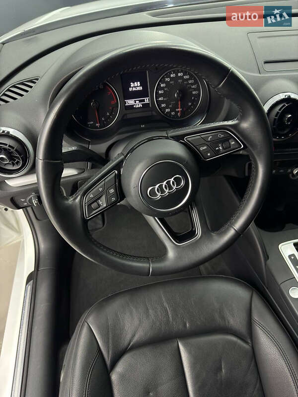 Седан Audi A3 2017 в Львове