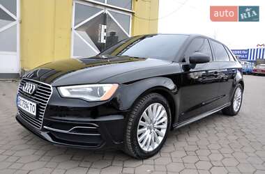 Хэтчбек Audi A3 2016 в 