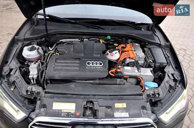 Хэтчбек Audi A3 2016 в 