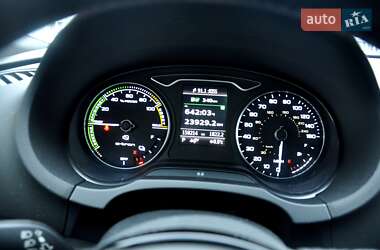 Хэтчбек Audi A3 2016 в 