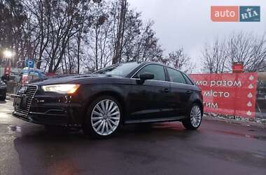 Хэтчбек Audi A3 2016 в Киеве