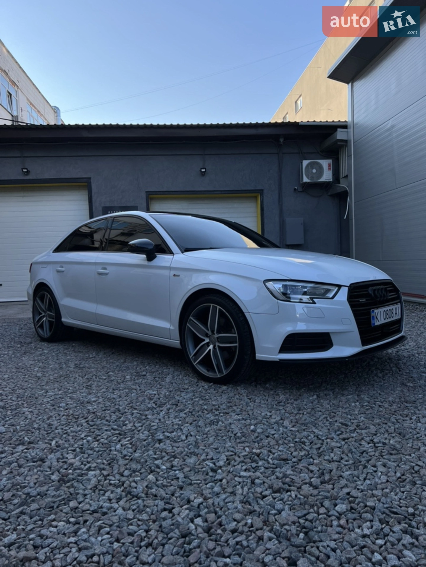 Audi A3 2016 VIN WAUB8GFF7H1011618 фото оголошення 2 з 25