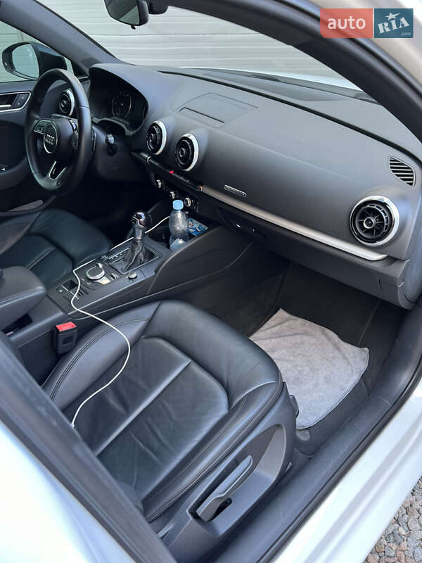 Седан Audi A3 2016 в Вишгороді