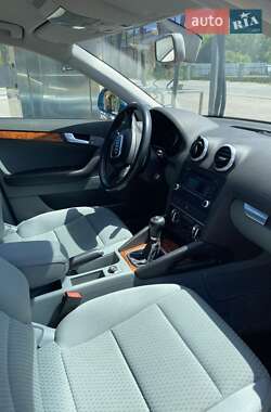 Хэтчбек Audi A3 2010 в 