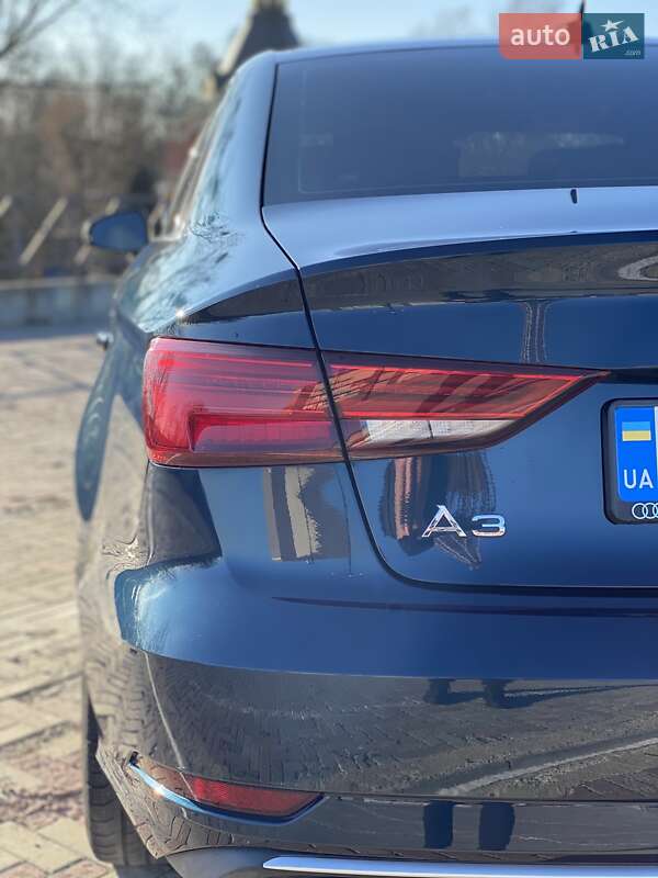 Седан Audi A3 2017 в Харькове