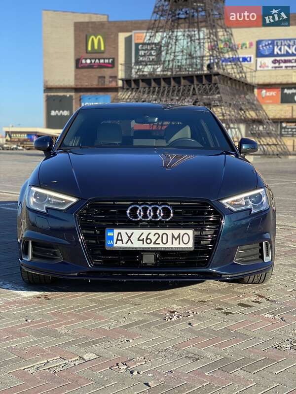 Седан Audi A3 2017 в Харькове
