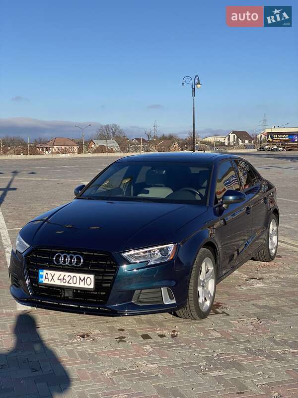 Седан Audi A3 2017 в Харькове