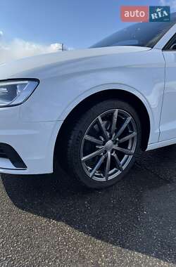 Седан Audi A3 2016 в Днепре